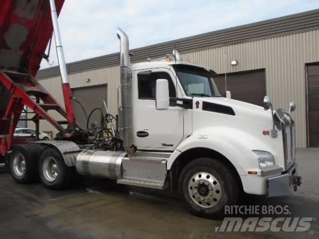 Kenworth T 880 牵引车