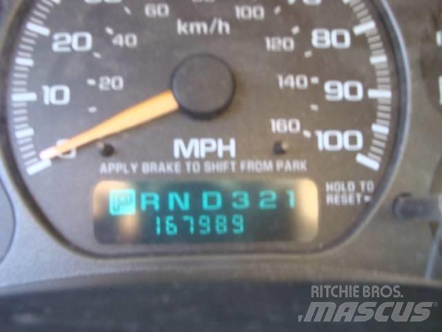 Chevrolet 3500 平板栏板货车