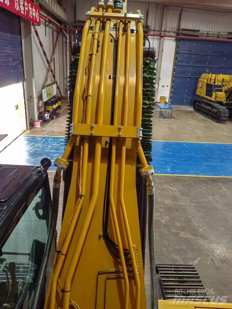 CAT 2021 CAT 330 轮式挖掘机