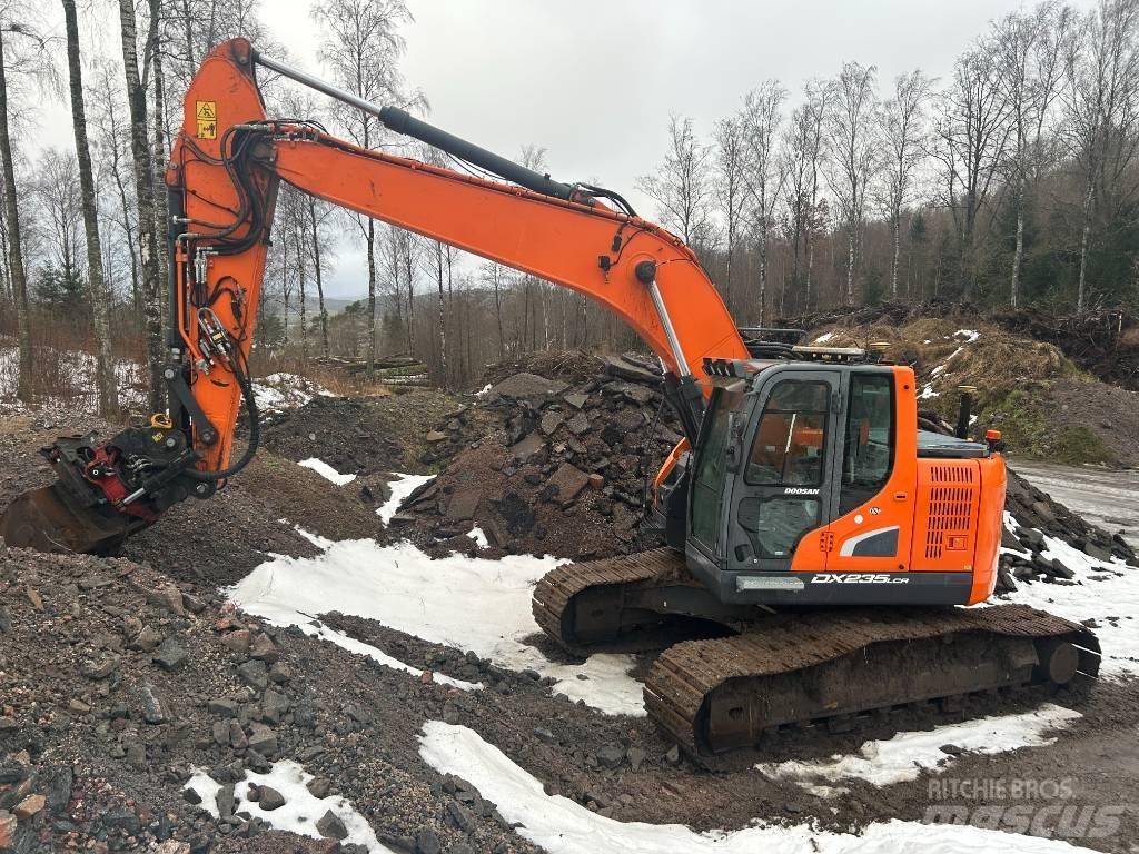 Doosan DX 235 LCR-5 履带挖掘机