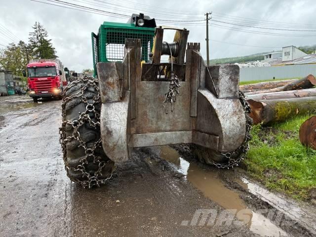 Timberjack 240C 粉碎机
