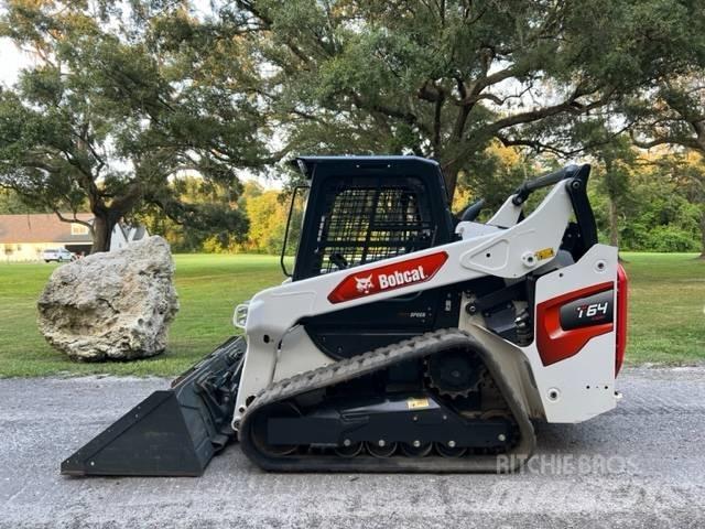 Bobcat T64 滑移装载机