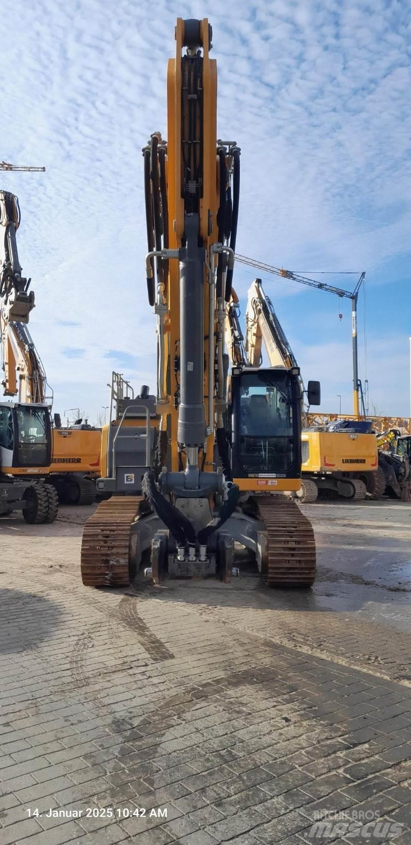 Liebherr R934 履带挖掘机