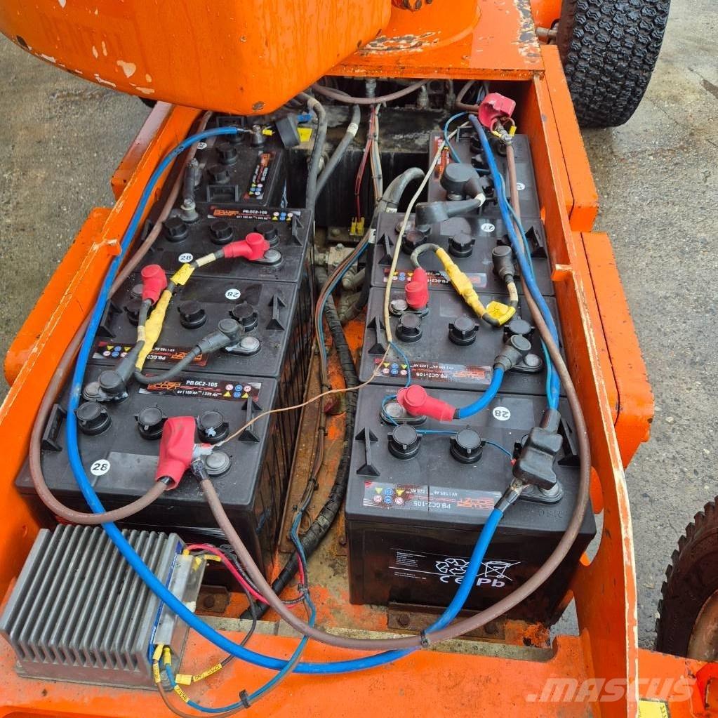 Niftylift HR 12 E 曲臂高空工作平台