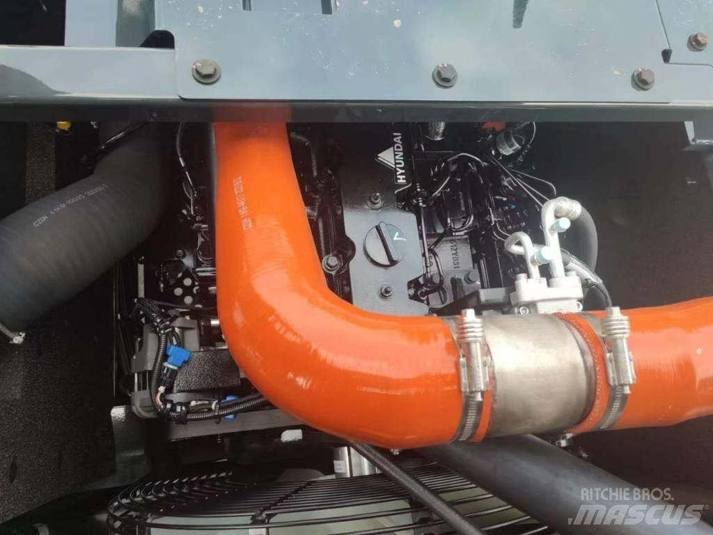 Hyundi HX300 履带挖掘机