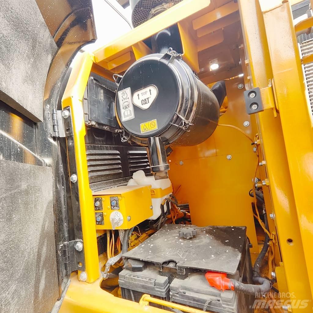 CAT 320D 履带挖掘机