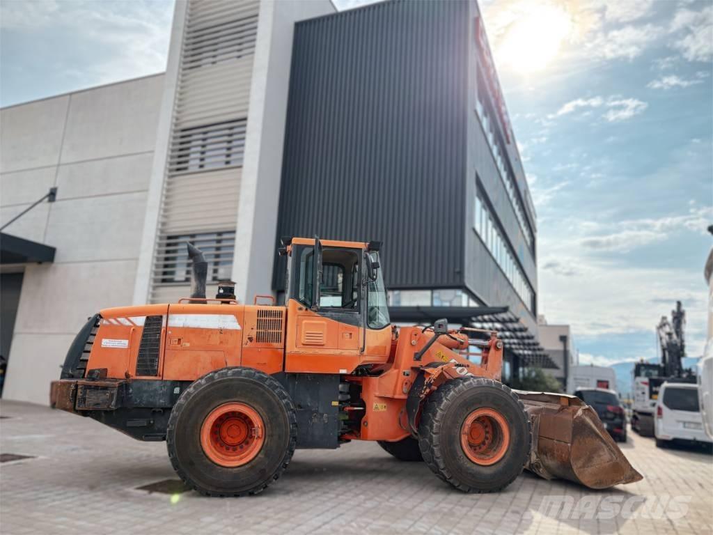 Doosan DL 300 轮式装载机