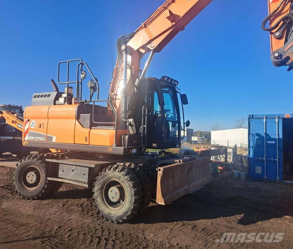 Doosan DX170W-5 轮式挖掘机
