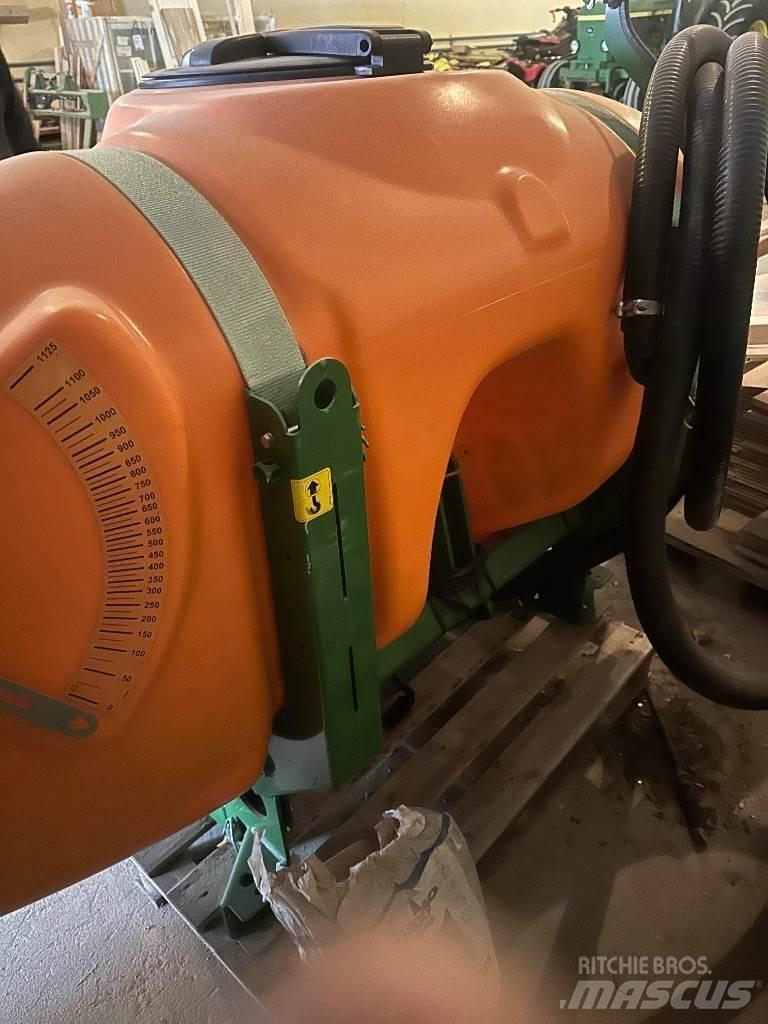 Amazone UF1201 悬挂式喷雾机