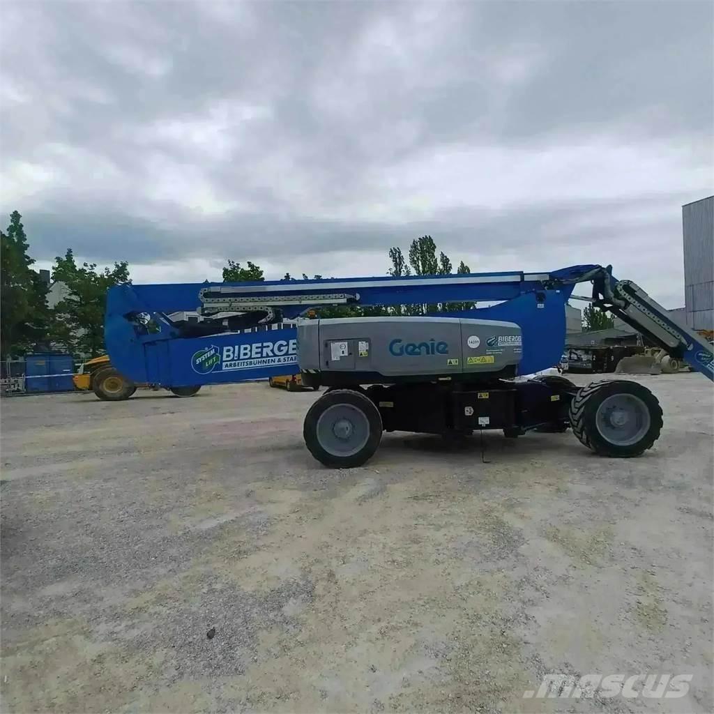 Genie ZX 135 曲臂高空工作平台