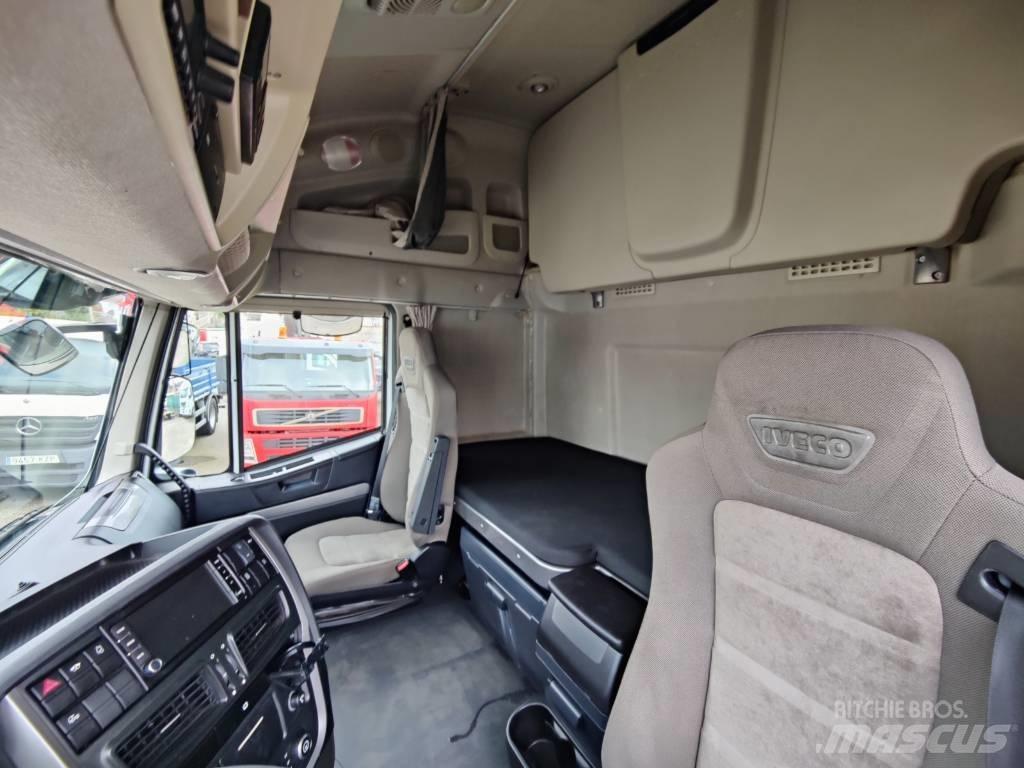 Iveco AS 440 S50 牵引车