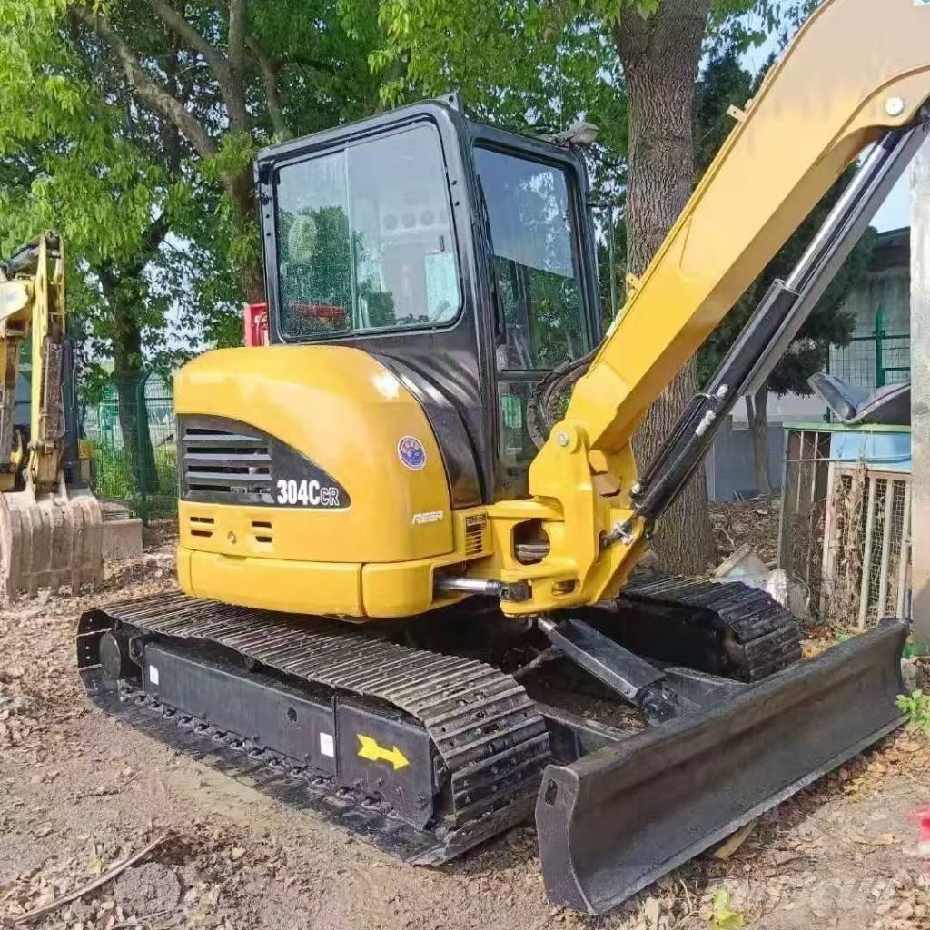 CAT 304CR 小型挖掘机