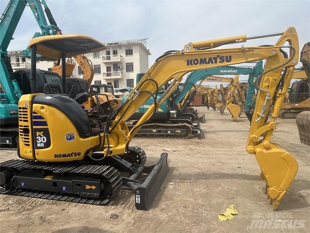 Komatsu PC30 小型挖掘机