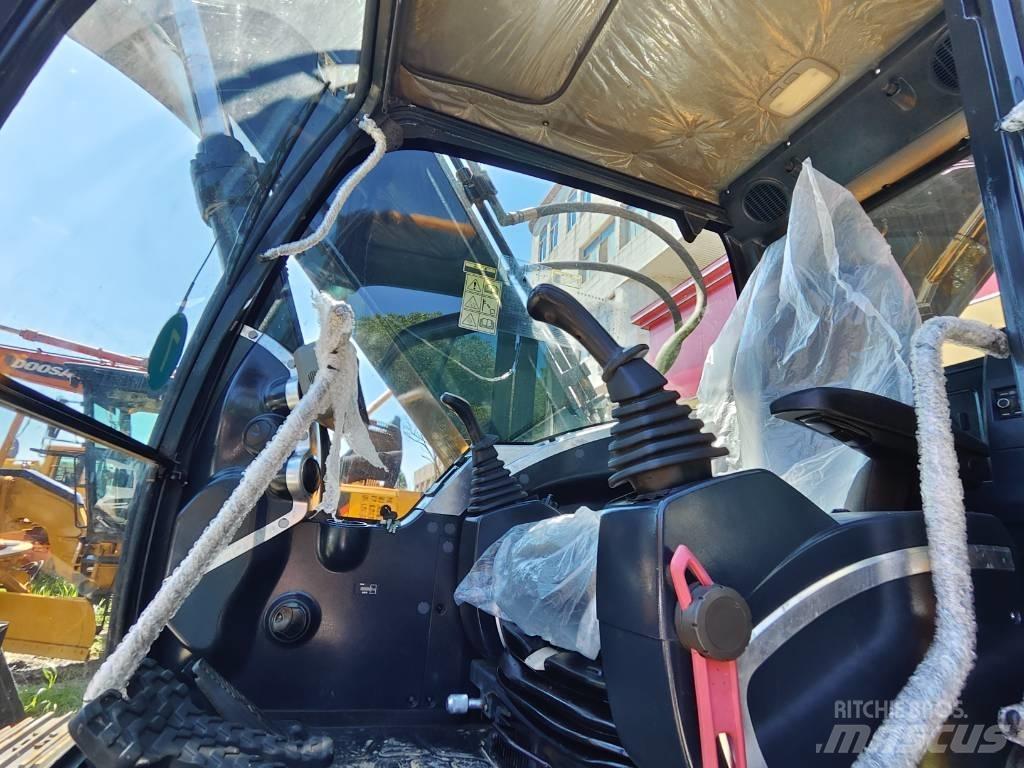 Hyundai Robex 220 LC 履带挖掘机