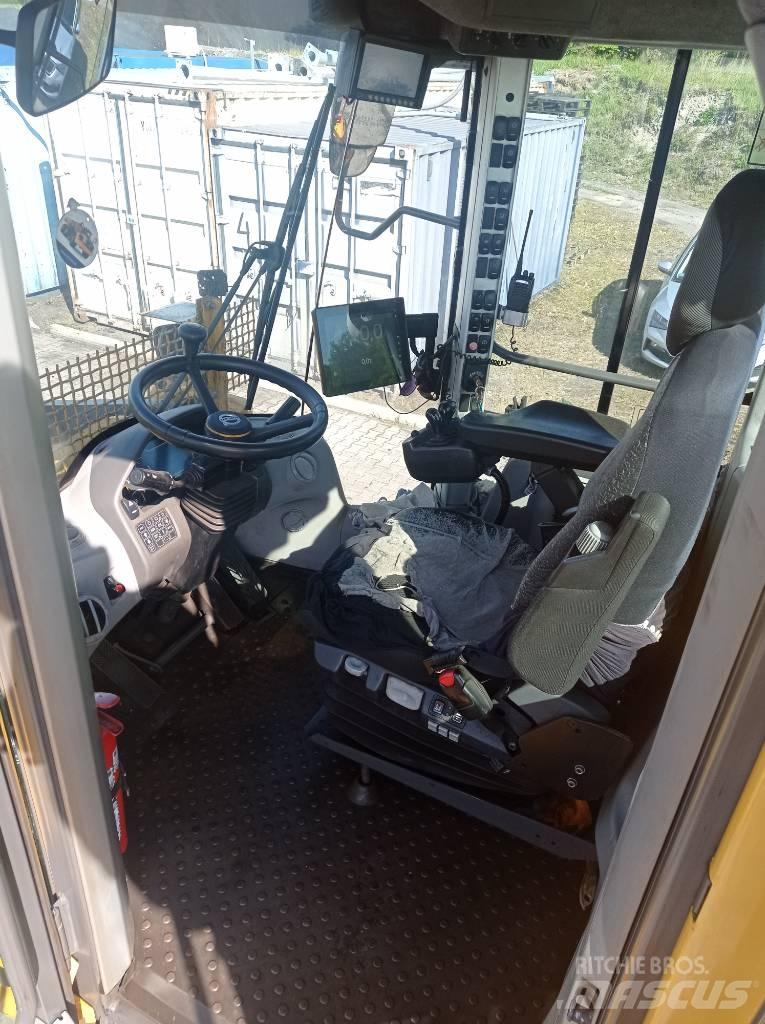 Volvo L 220 H 轮式装载机
