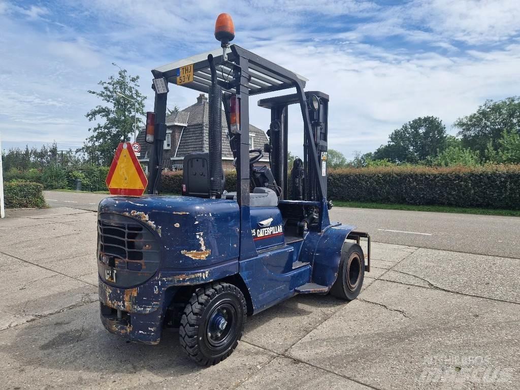 CAT DP25K 柴油叉车
