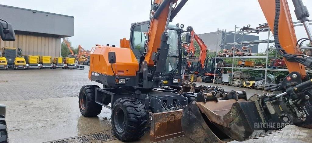 Doosan DX 100 W-7 轮式挖掘机