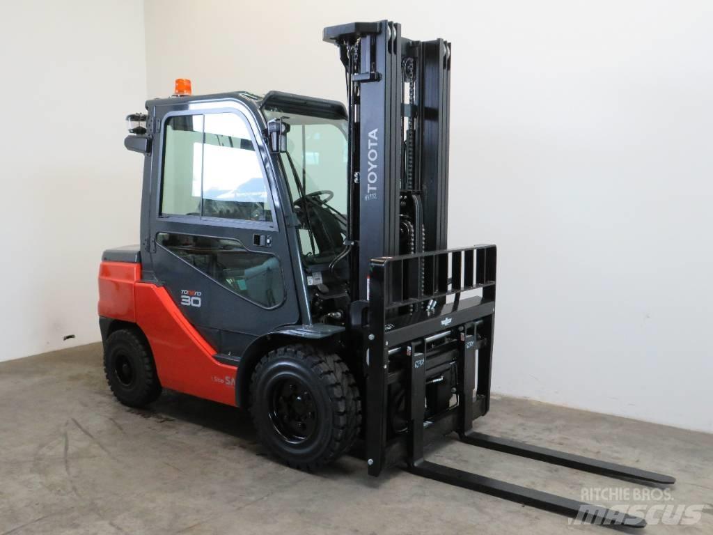 Toyota 52-8 FDF 30 柴油叉车