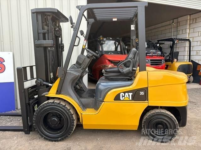 CAT DP 35 N 柴油叉车