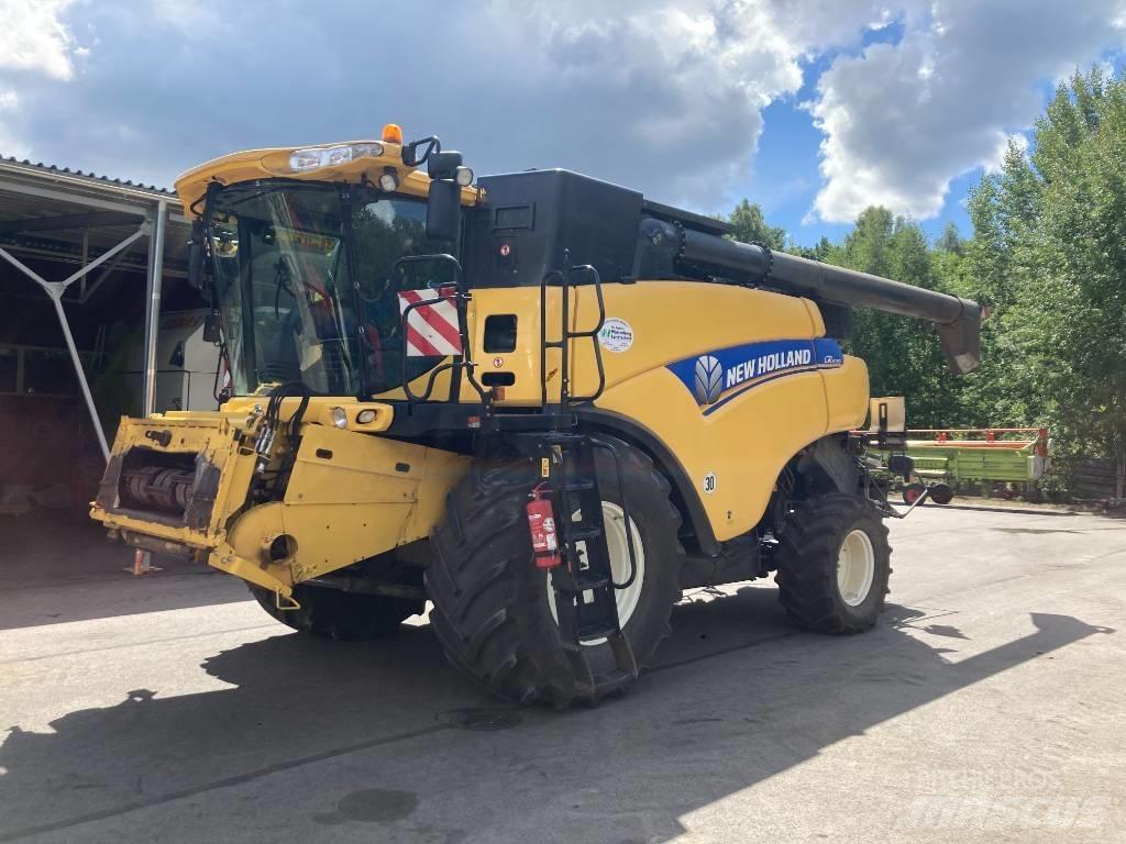 New Holland CR 9090 联合收割机