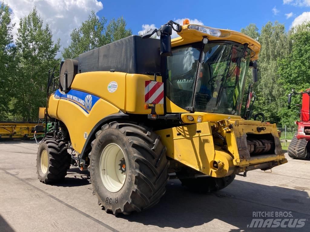 New Holland CR 9090 联合收割机