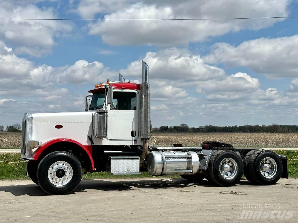 Peterbilt 388 牵引车