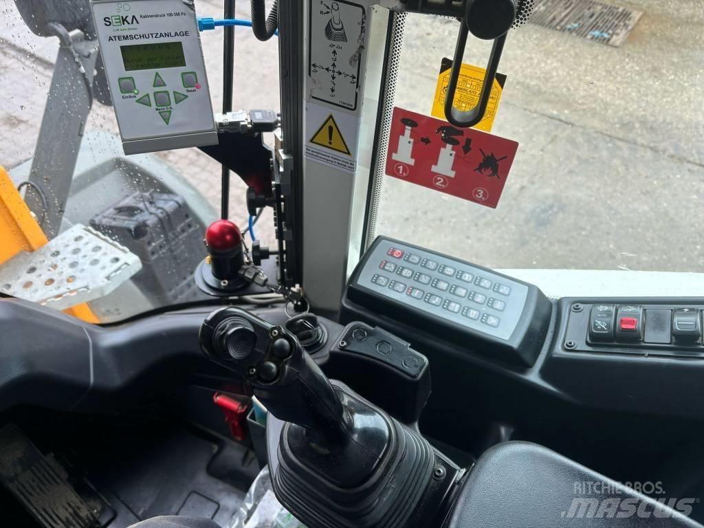 Liebherr L546 轮式装载机