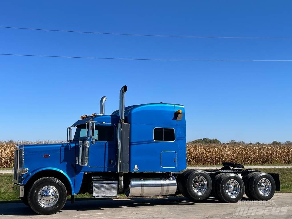 Peterbilt 388 牵引车