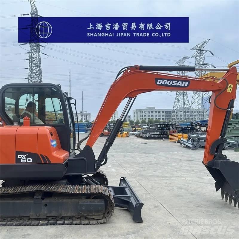 Doosan DX 60 小型挖掘机