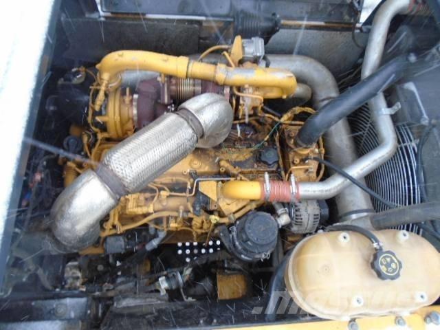 John Deere 300G LC 履带挖掘机