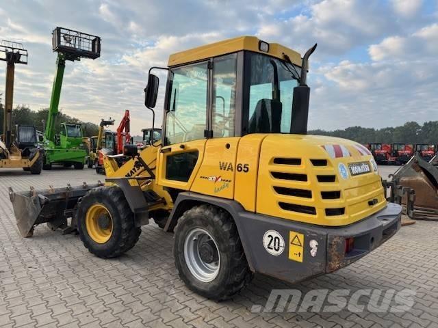 Komatsu WA 65-3 轮式装载机