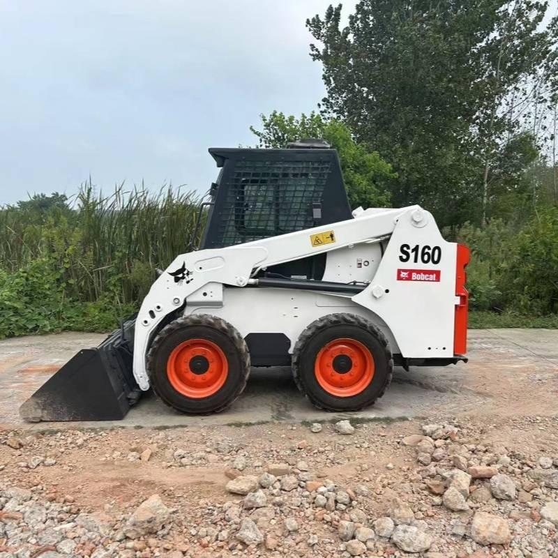 Bobcat S 160 滑移装载机