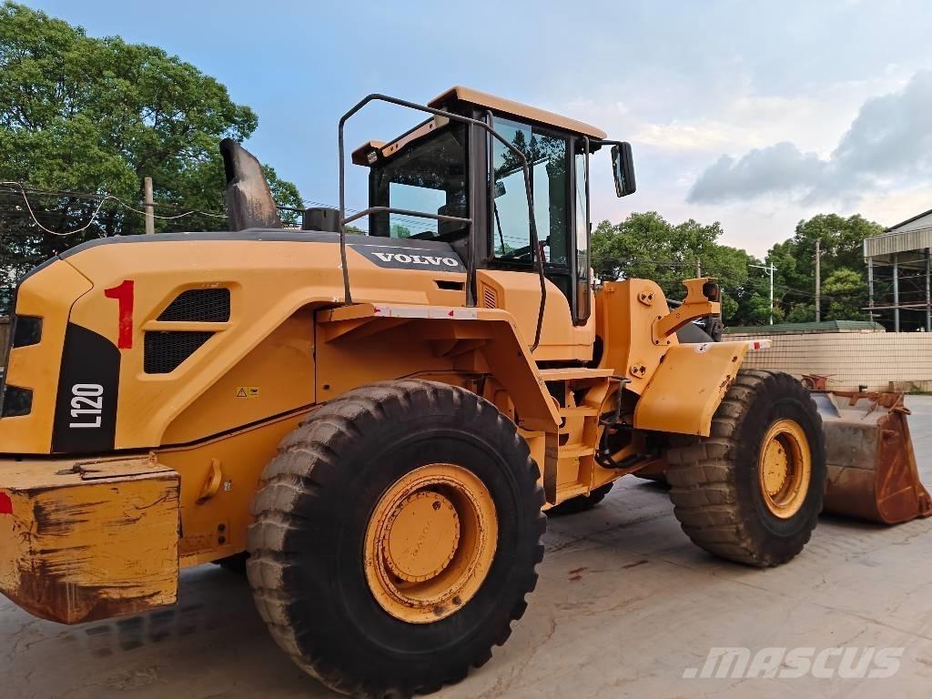 Volvo L 120 轮式装载机