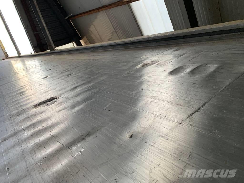 Kraker Walking floor 轻型拖车