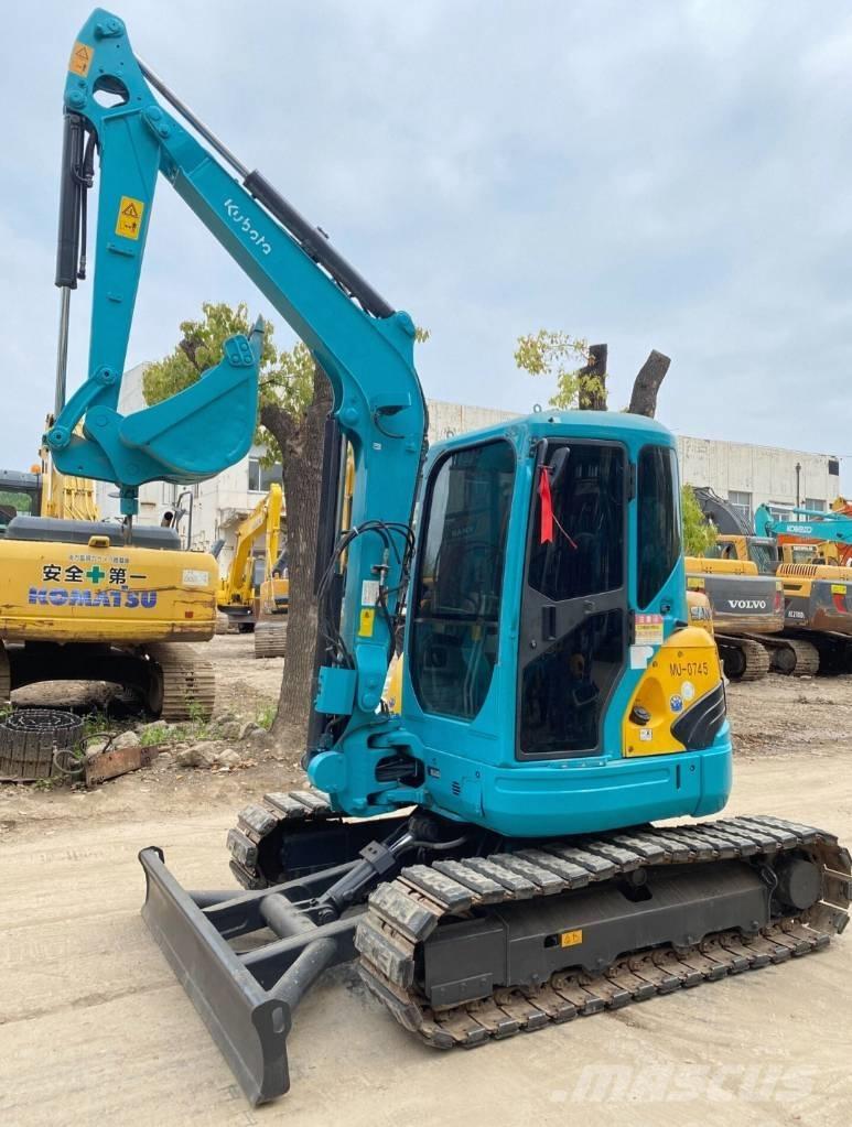 Kubota U 40 小型挖掘机