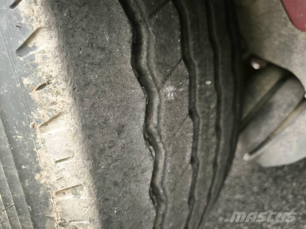 Mega MNW 自卸半挂车