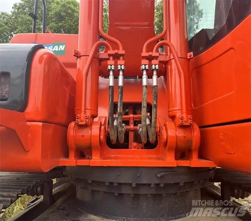 Doosan DX225LC-9C 履带挖掘机