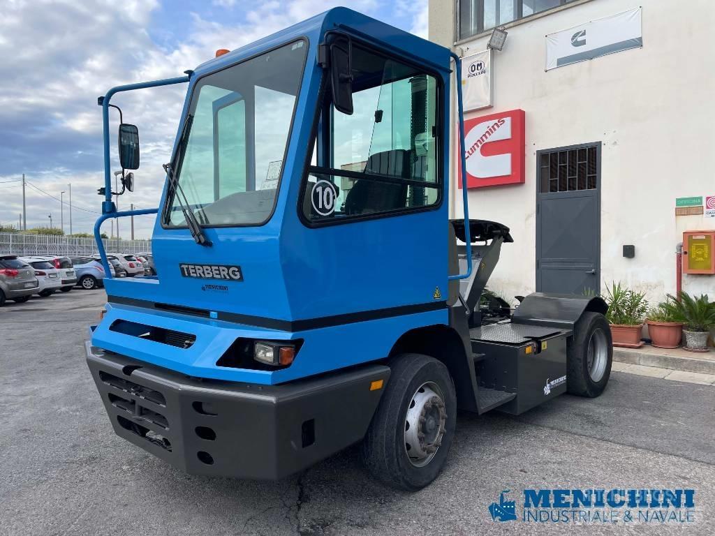 Terberg YT 182 码头牵引车