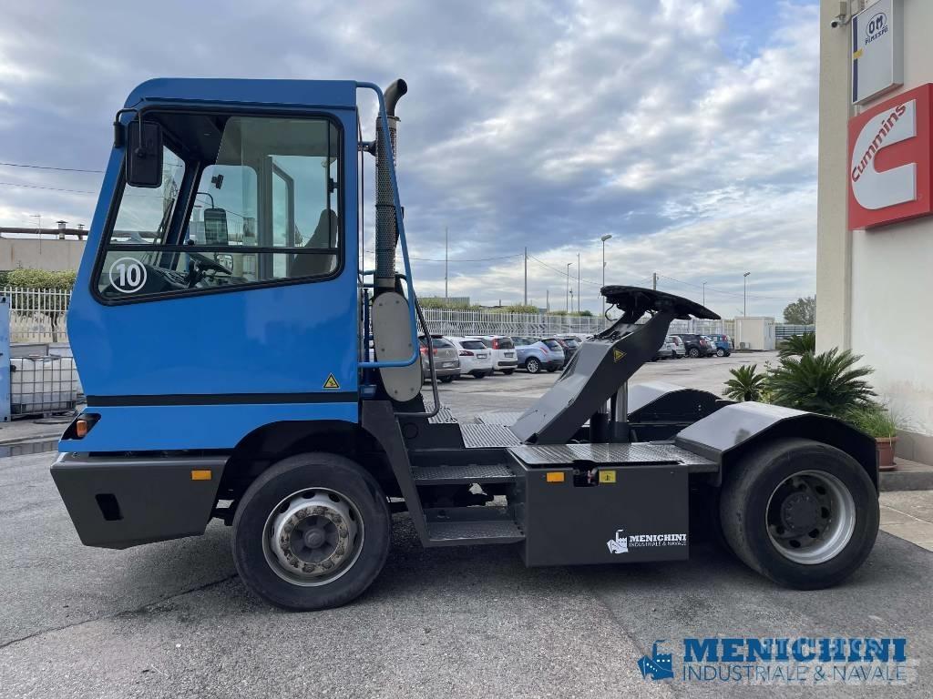 Terberg YT 182 码头牵引车