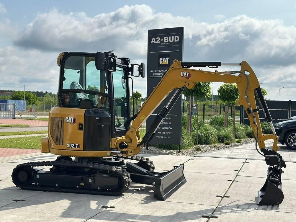 CAT 302.7 CR 小型挖掘机