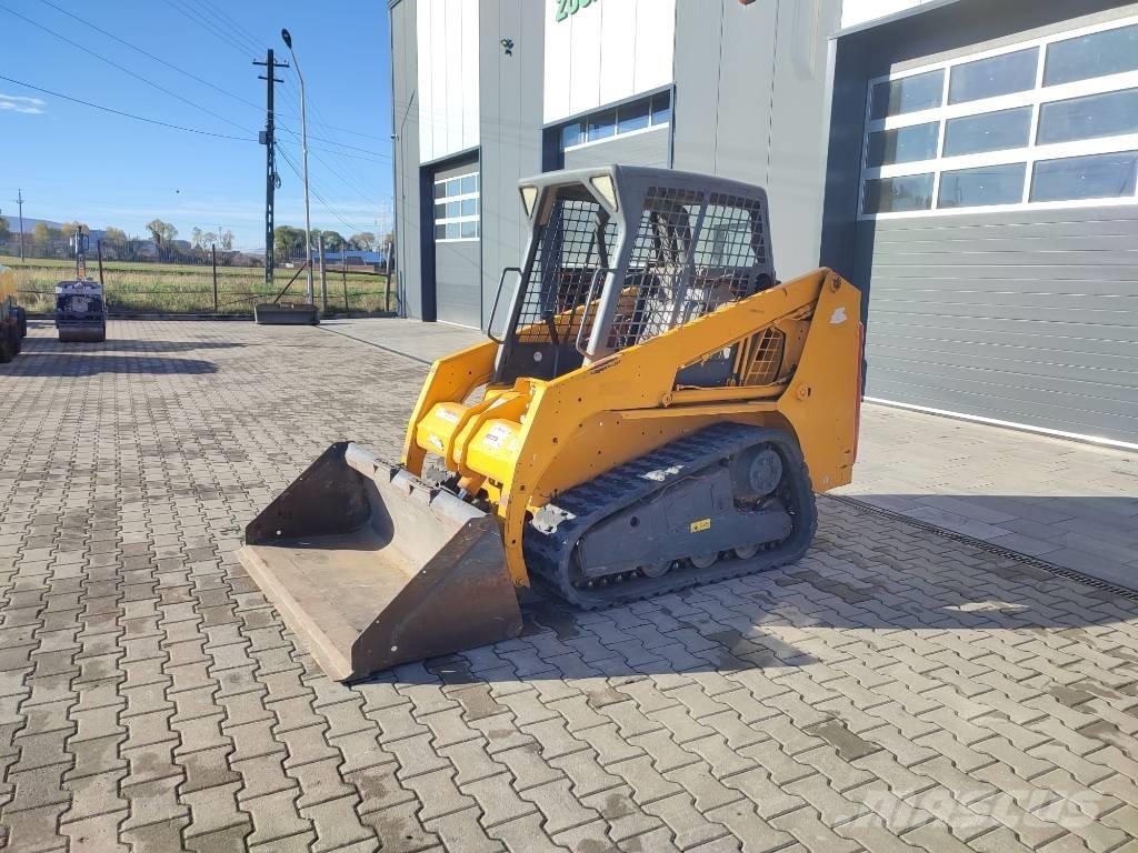 Bobcat T 140 滑移装载机
