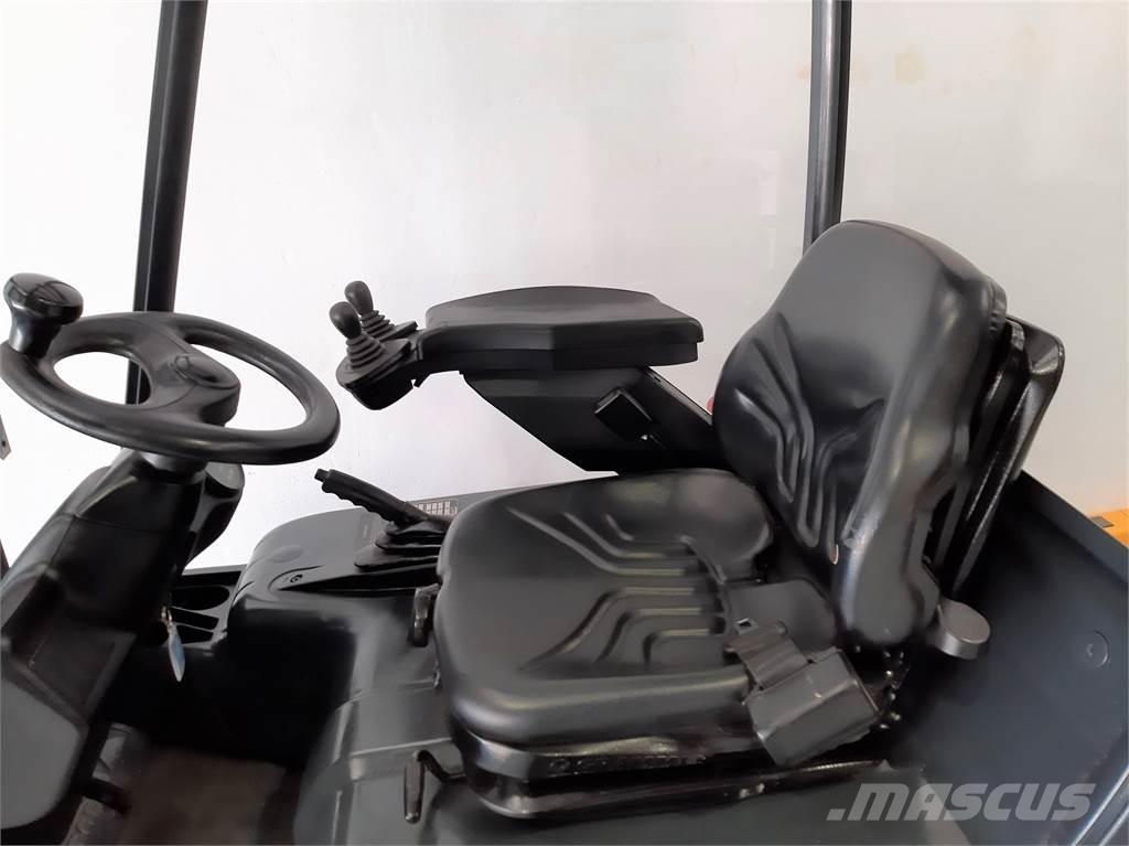 Linde E16C 02 电动叉车
