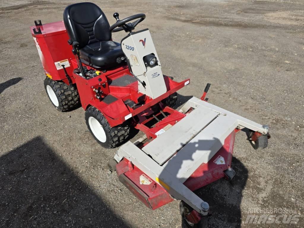 Ventrac 3200 骑乘式割草机