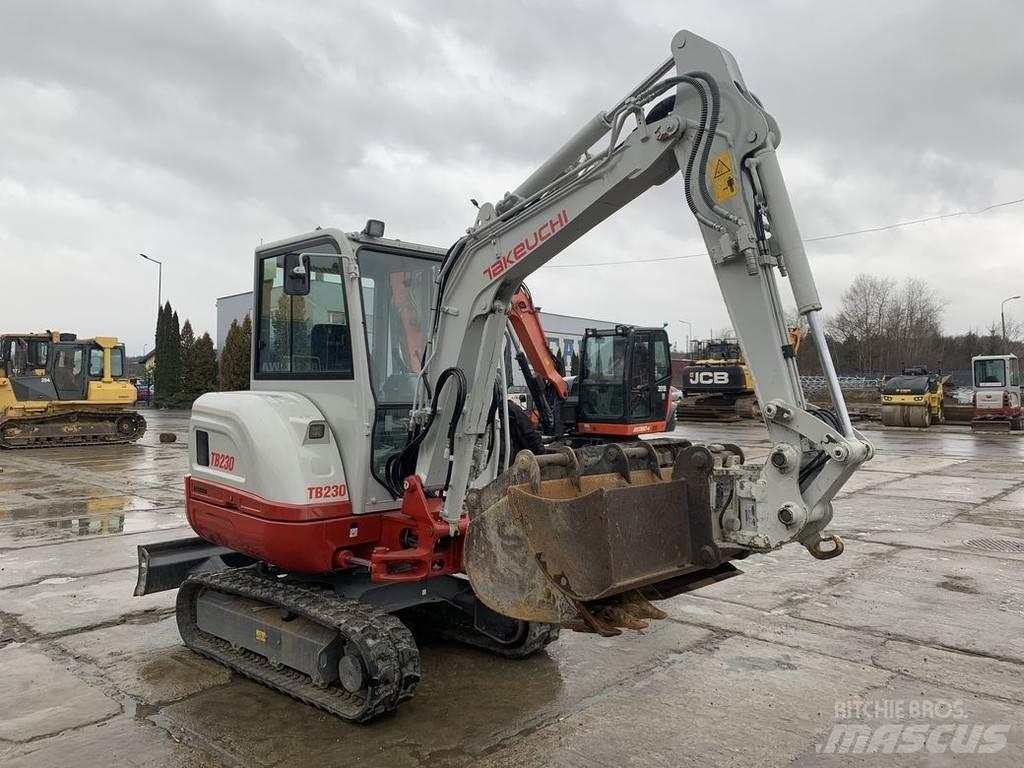 Takeuchi TB230 V3 小型挖掘机