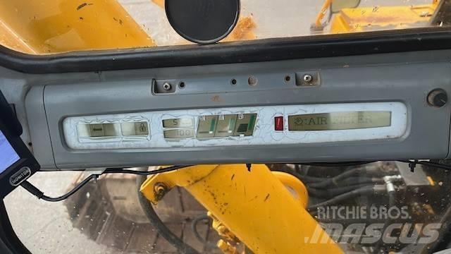 JCB JS 200 履带挖掘机