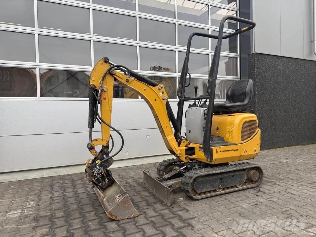 CAT 300.9D 小型挖掘机