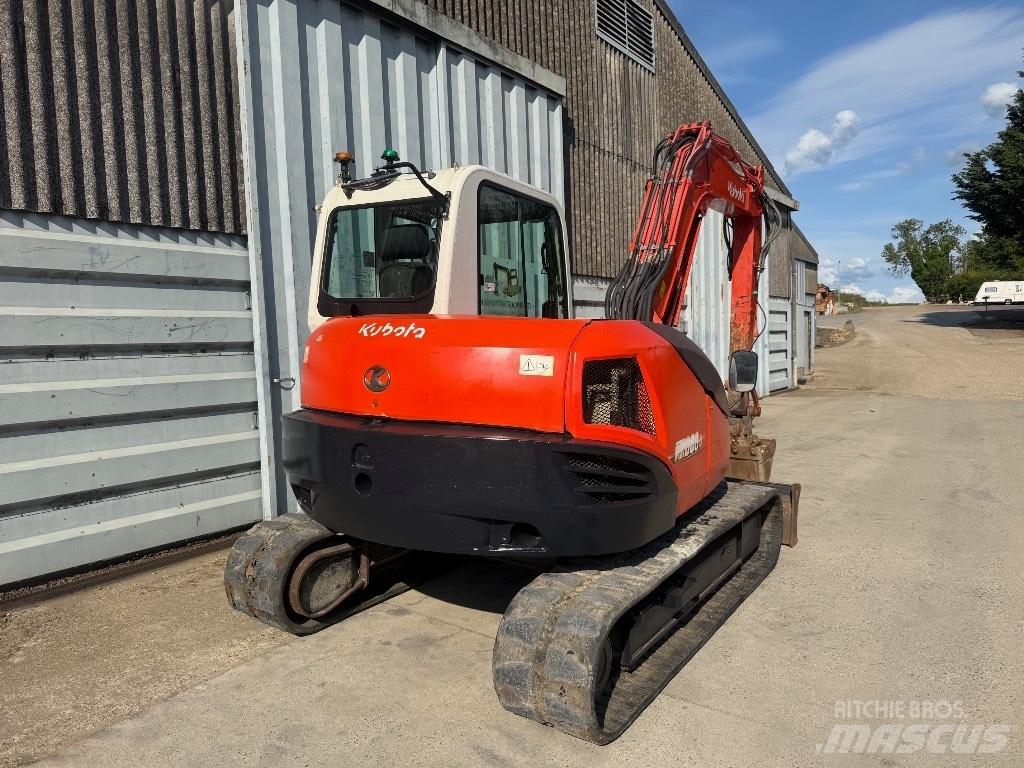 Kubota KX 080 中型挖掘机