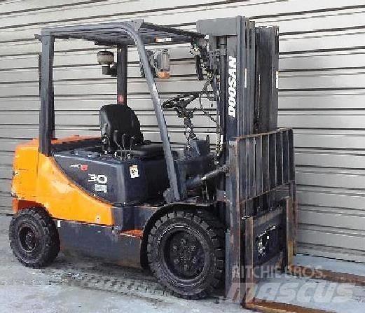 Doosan D30 S-5 柴油叉车