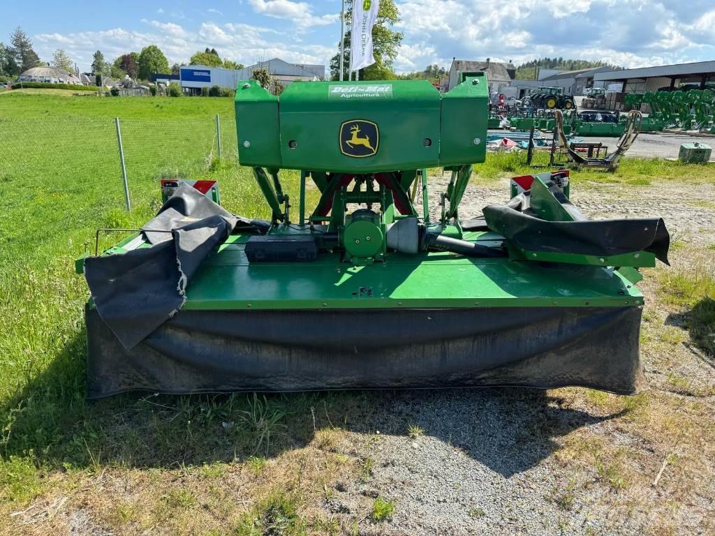 John Deere 131 装载牵引式割草机