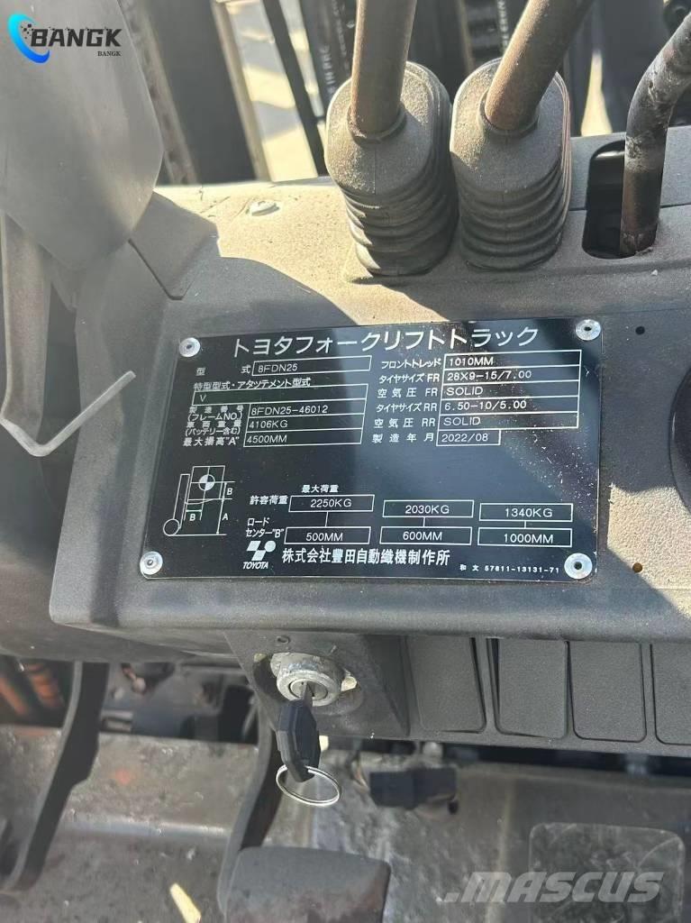 Toyota 8FDN25 柴油叉车